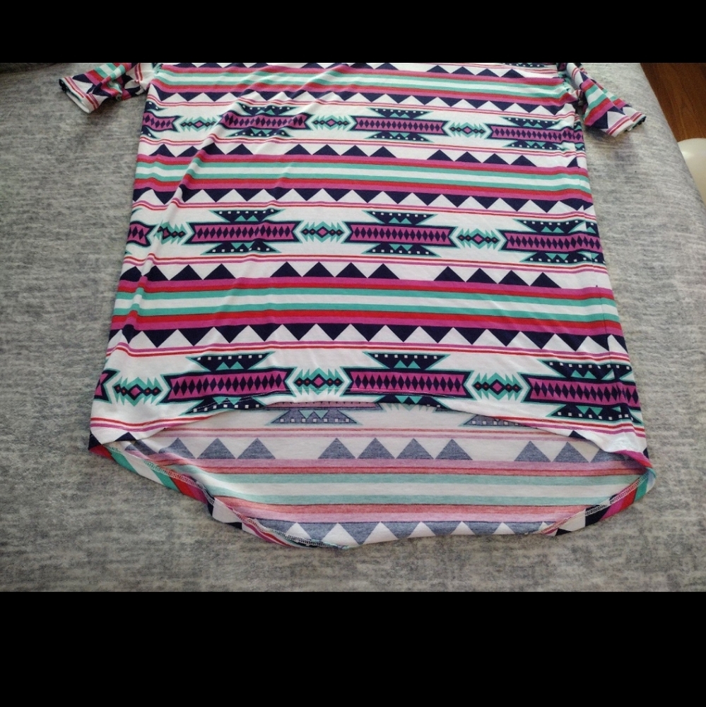 LulaRoe Patterned Tunic - Picture 2 of 4